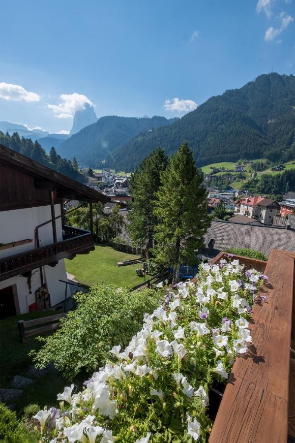 Garni Alba Bed & Breakfast Ortisei Exterior photo